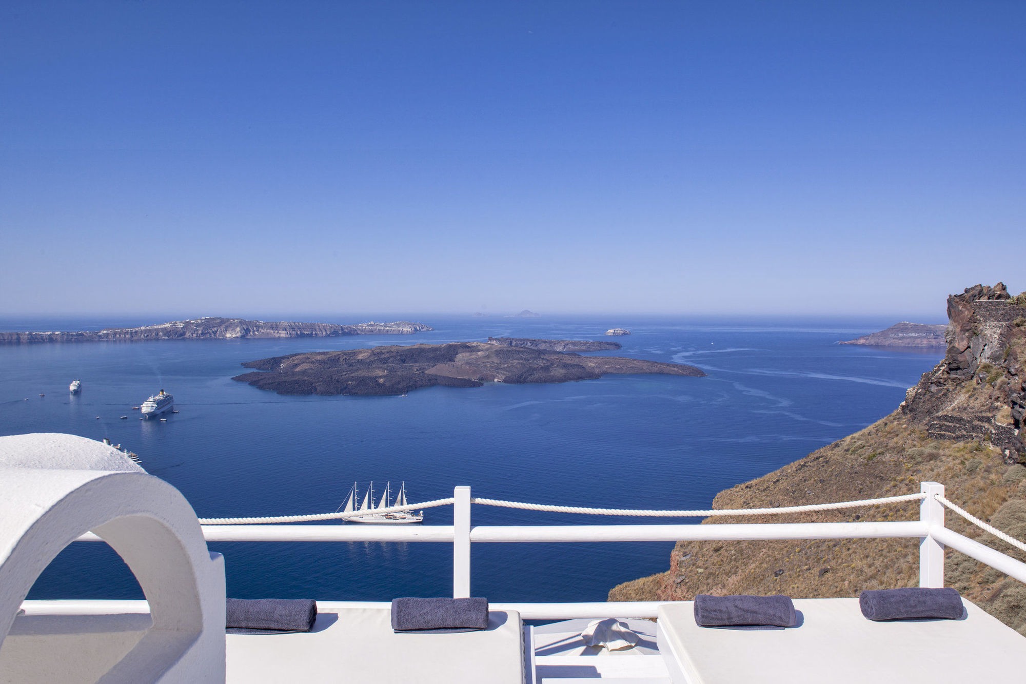 On The Rocks - Small Luxury Hotels Of The World (Adults Only) Имеровигли Экстерьер фото